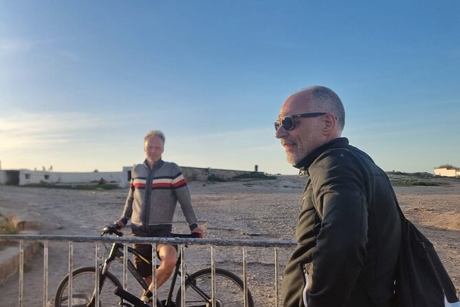 Guided Cycling Adventure in Casablanca with Licensed Tour Guide - A quiet pause in Parc de la Ligue Arabe