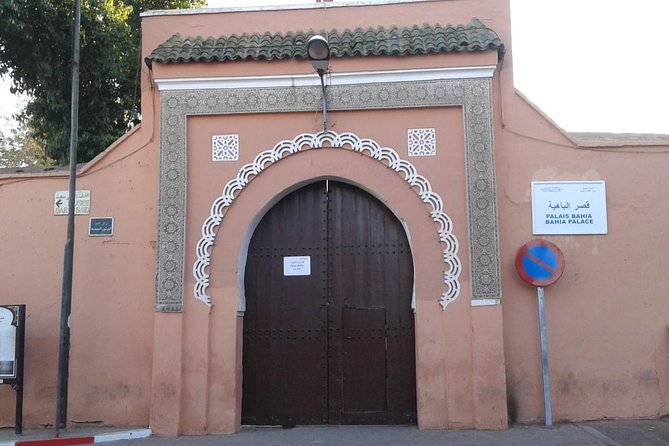 Guided walking tour in Marrakech - Koutoubia Mosque and the first view of Marrakech