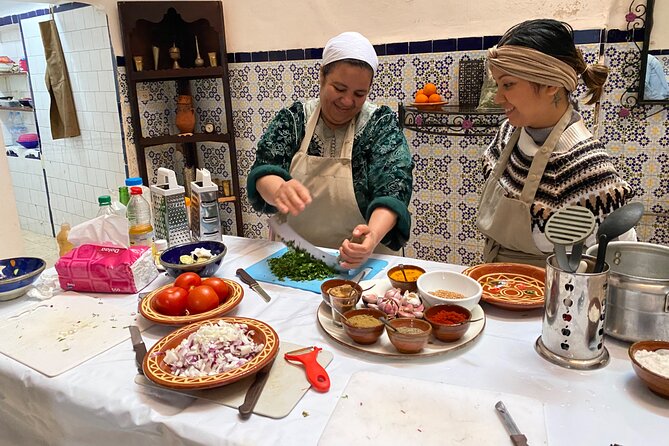 Half-Day Cooking Class with Local Chef Laila in Marrakech - Why the family setting matters