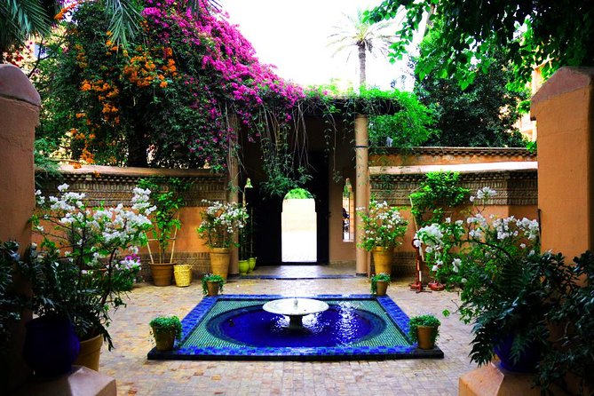 Horse and Carriage Ride with Majorelle Garden - The minibus transfer and pickup details