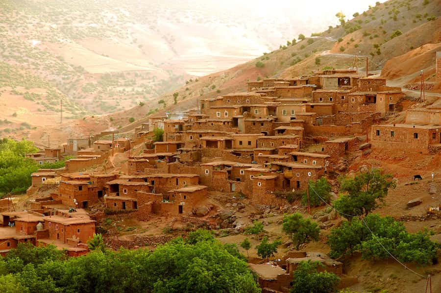 Marrakech: 2-Day Atlas Villages Trekking Tour - Meeting families and local makers