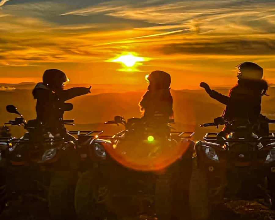 Marrakech: Agafay Desert: Camel ride Quad Bike, Dinner show - Dinner under the stars