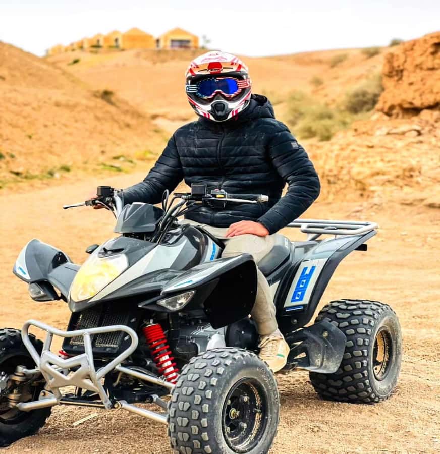Marrakech: Agafay Desert Quad Biking Tour with Dinner-Show - Guides, organization, and the group experience