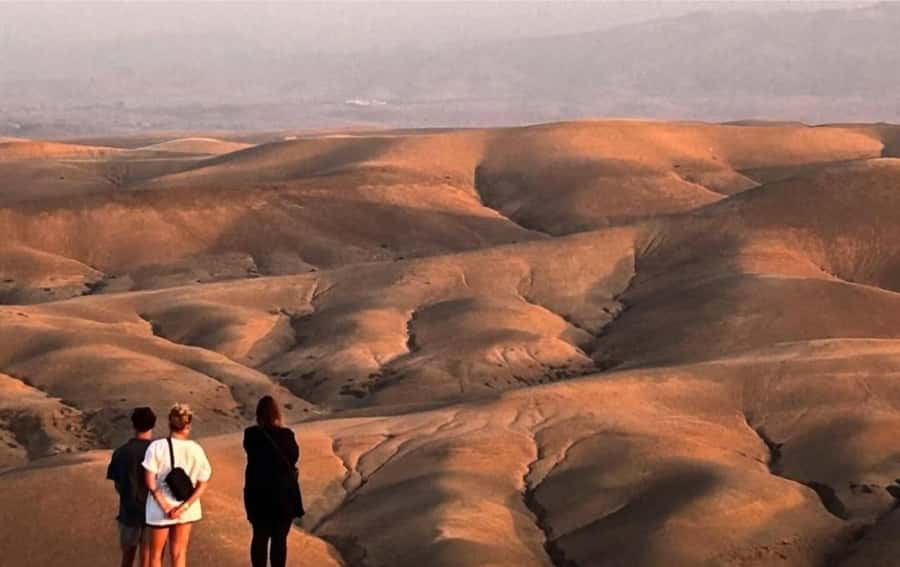 Marrakech : Agafay Desert Sunset Camel Ride & Luxury Dinner - Music, dancing, and the fire show