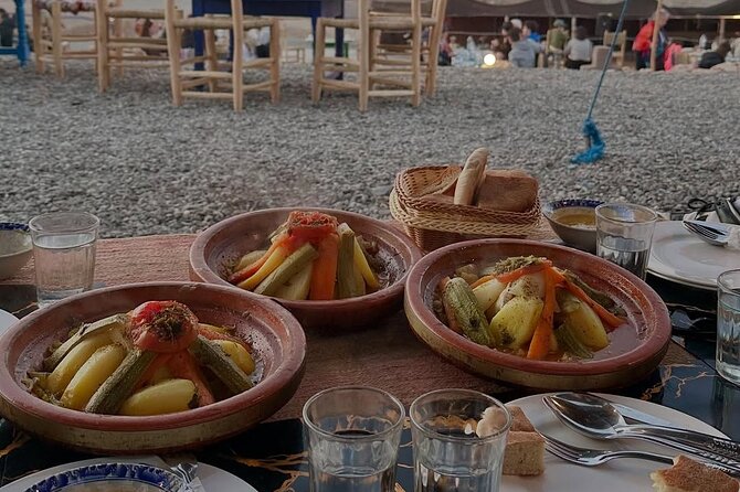 Marrakech: Agafay Desert Tour ,Camel Ride&quad bike and Dinner - Who will enjoy this evening most?
