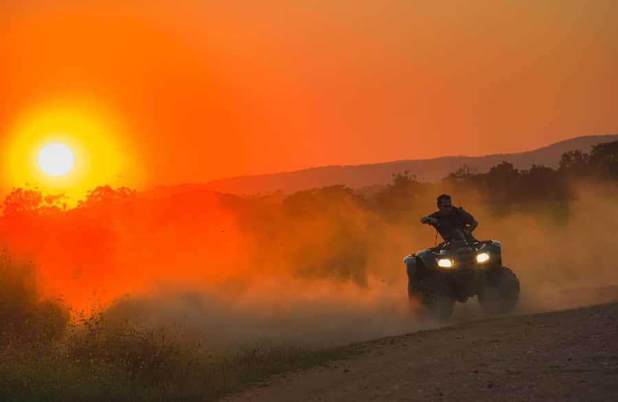 Marrakech: Agafay Desert Tour Quad bike & Dinner fire show - Leaving Marrakech for the Rocky Agafay Desert