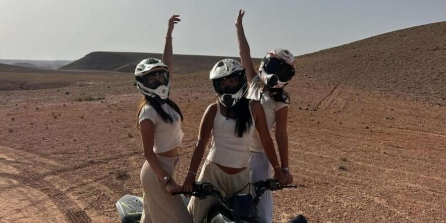 Marrakech: Agafay Desert Tour Quad bike & Dinner fire show - Guides Who Make the Evening Easier