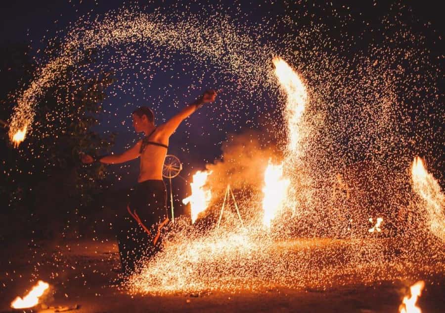 Marrakech: Agafay Dinner Show with Quad/Camel Ride and Pool - Arrival with Moroccan tea and pastries