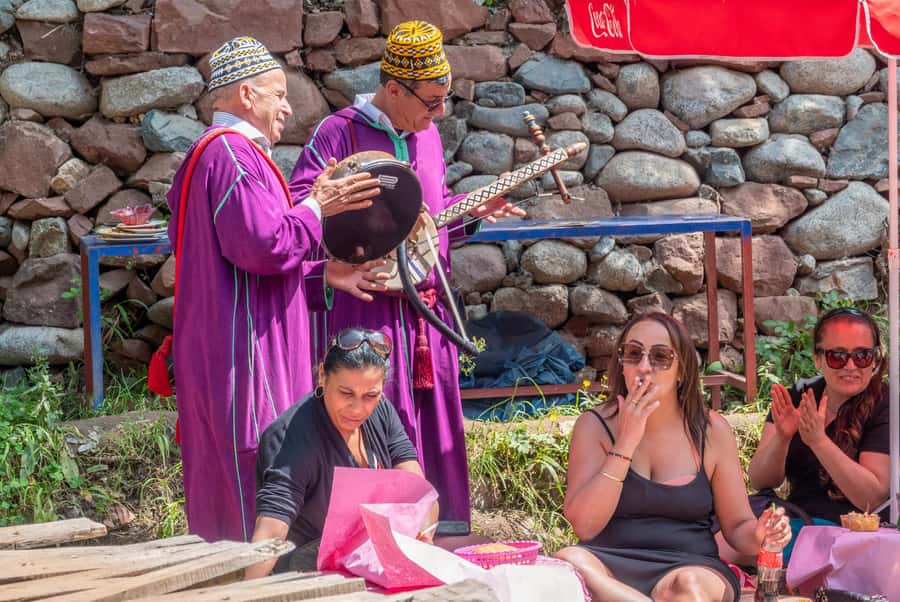 Marrakech: Atlas Mountains & Ourika Waterfalls, Lunch+Guide - How the guides shape the experience