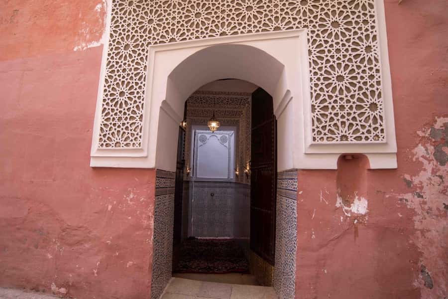 Marrakech: Authentic Moroccan Hammam Experience in Mouassine - Finding the bathhouse in Mouassine