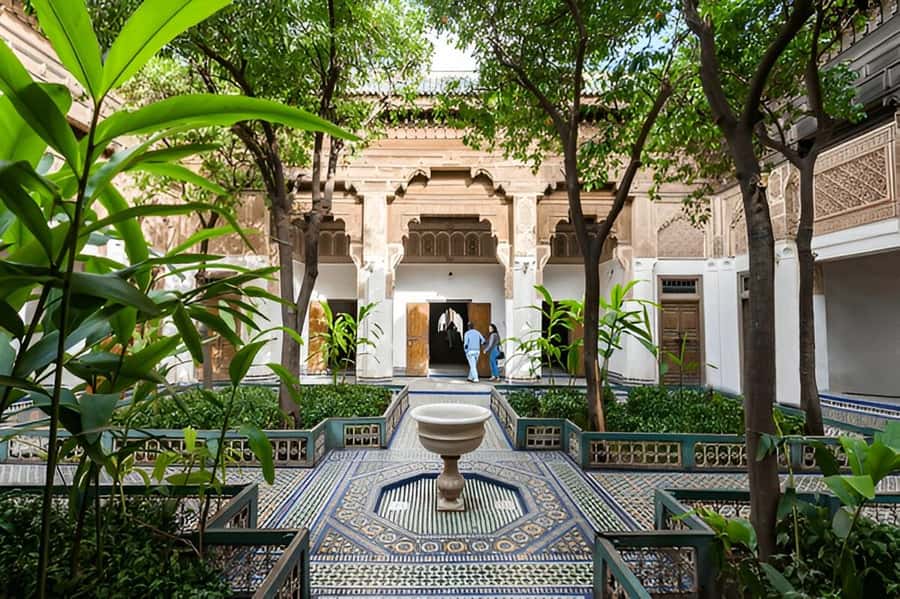 Marrakech: Bahia Palace, Ben Youssef Medersa, & Souks Tour - Meeting at Café de France and starting near Koutoubia