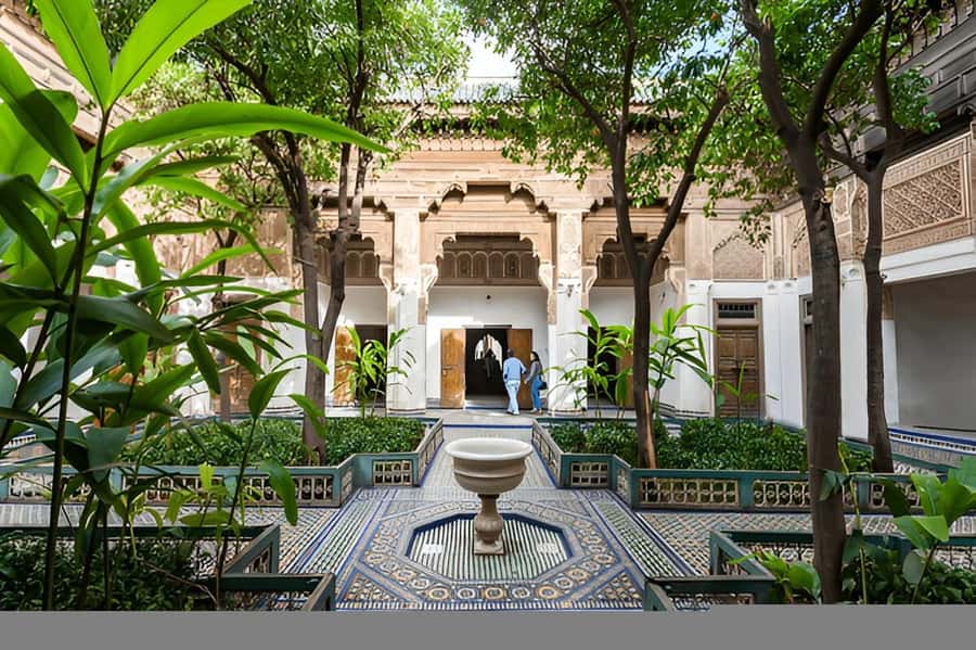 Marrakech: Bahia Palace, Saadian Tombs, & Koutoubia Mosque - The Saadian Tombs and the Problem of the Queue
