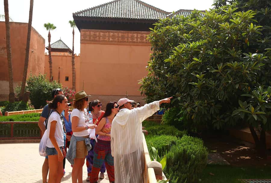Marrakech: Bahia Palace, Saadian Tombs & Medina Guided Tour - Starting at Jemaa el Fna