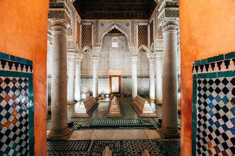 Marrakech: Bahia Palace, Saadian Tombs & Medina Walking Tour - The Saadian Tombs and their fine decoration