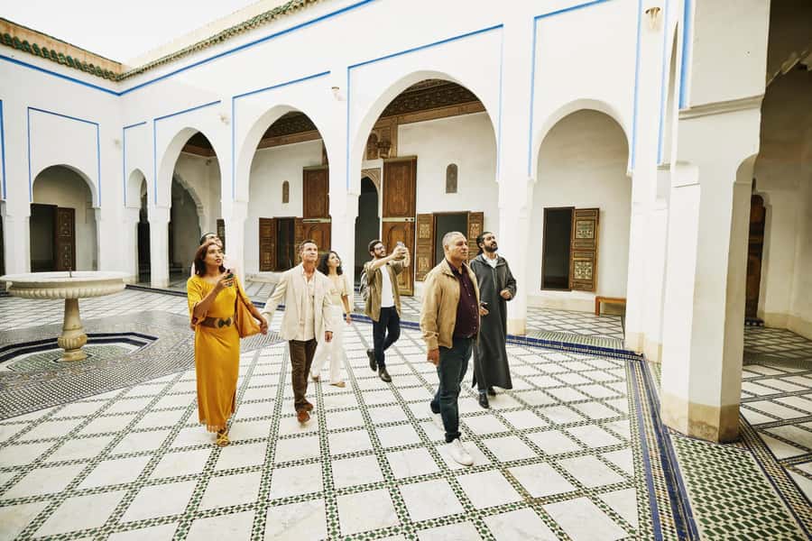 Marrakech: Bahia Palace, Saadian Tombs & Top Highlights Tour - Saadian Tombs and the wait inside