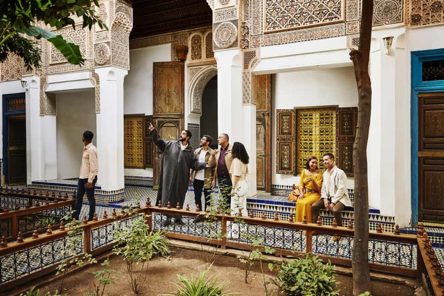 Marrakech: Bahia Palace, Saadian Tombs & Top Highlights Tour - Meeting at Café Argana in Jemaa el-Fna