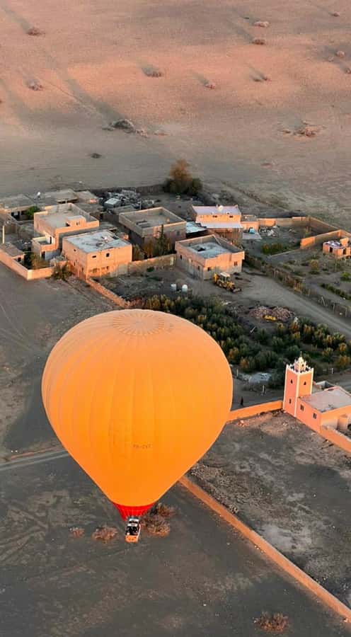 Marrakech: Balloon Flight, Berber Breakfast & Certificate - Forty to fifty minutes above the valleys