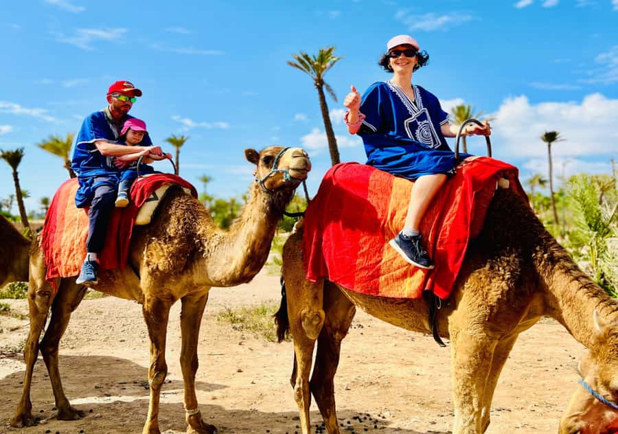Marrakech: Camel Ride in the Oasis Palmeraie - Getting dressed in Moroccan style