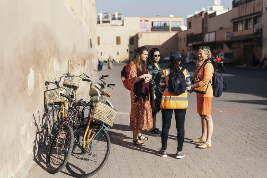 Marrakech: Cultural Bicycle Tour with Pastry and Tea - Place des Ferblantiers and the Royal Palace area