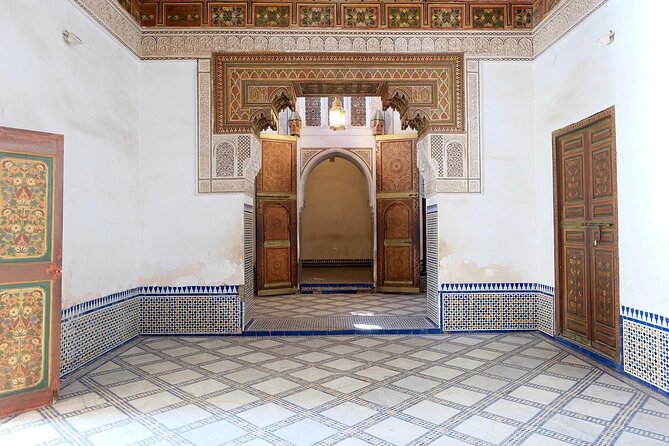 Marrakech Highlights: Private Guided Tour in 4 Hours - Transport, guides, and the private-tour advantage