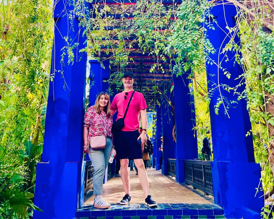 Marrakech: Majorelle & Menara Garden Tour and Carriage Ride - What your guide adds between the gardens