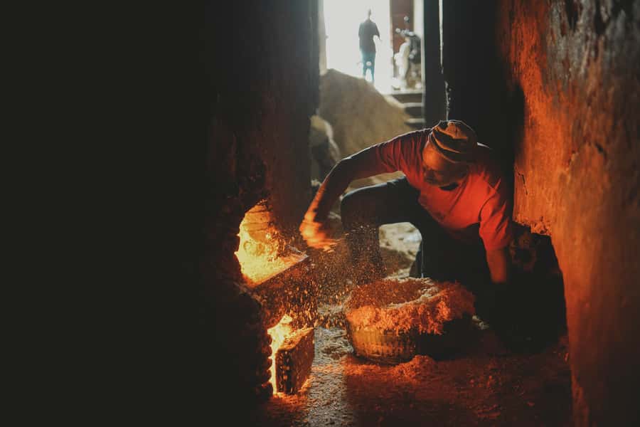 Marrakech: Medina Stories Food Tour with 15+ Tastings - First hour: street food and the daily medina