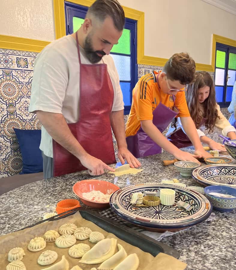 Marrakech: Moroccan Pastries and Tea Class with a Local - Quick takeaways