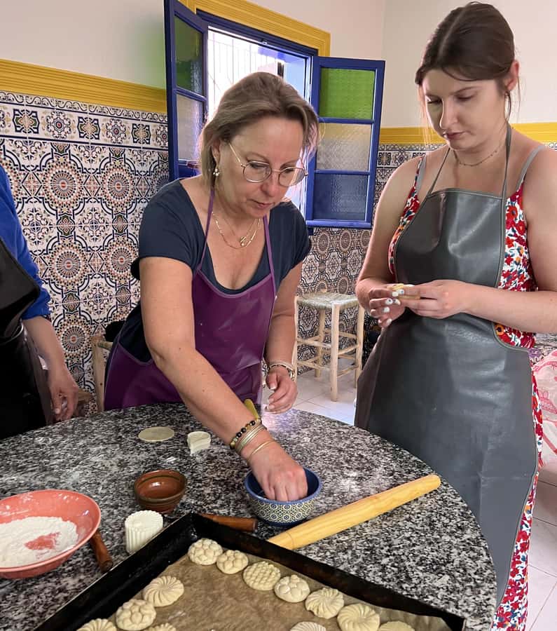 Marrakech: Moroccan Pastries and Tea Class with a Local - Shaping Moroccan pastries with a local chef
