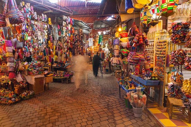 Marrakech Private Souks Tour: Exclusive Shopping Experience - Rugs and Berber boucherouite in the Medina
