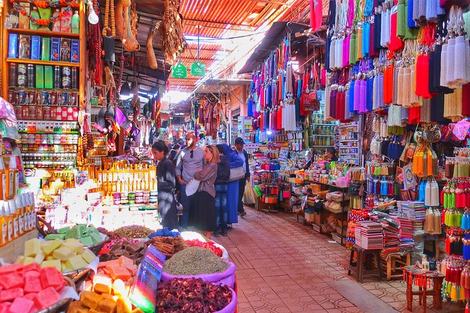 Marrakech Private Souks Tour: Exclusive Shopping Experience - Starting at Jemaa el-Fnaa and entering the old souks