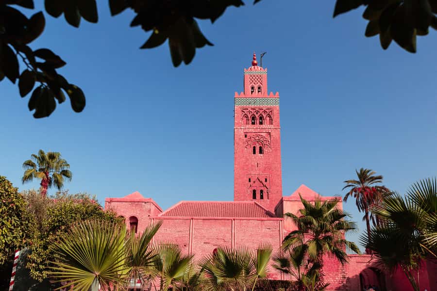 Marrakech: Private Tour w/ Locals – Highlights & Hidden Gems - Entering the souks with local help