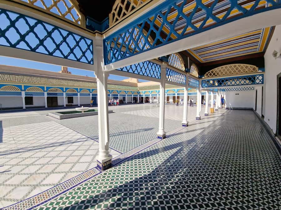 Marrakech: Saadian Tombs, Bahia Palace, Medina and Souk Tour - Why this walk works well as a first Marrakech outing