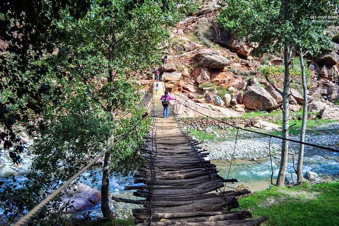 Marrakech : shared trip to ourika valley with guide & lunch - Lunch beside the river in Setti Fatma