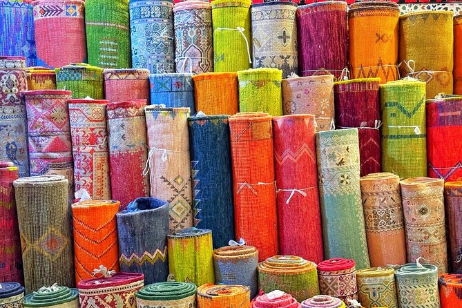 Marrakech Vibrant Souks: A private tour - Marché Milouda and the carpet decision