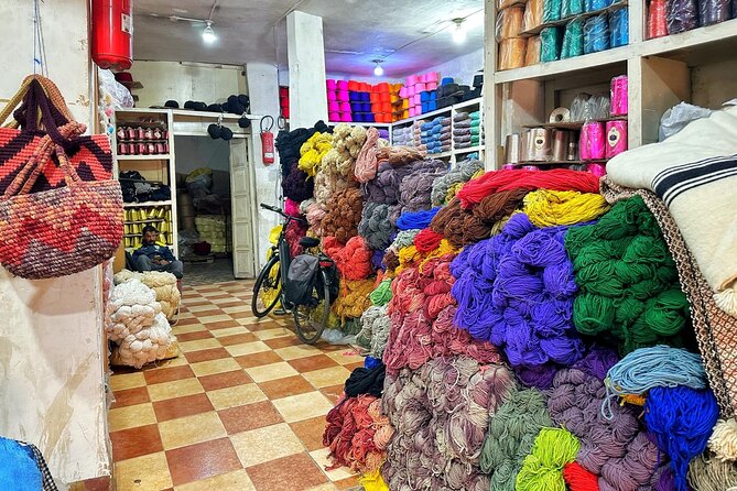 Marrakech Vibrant Souks: A private tour - Les Nomades De Marrakech and final browsing