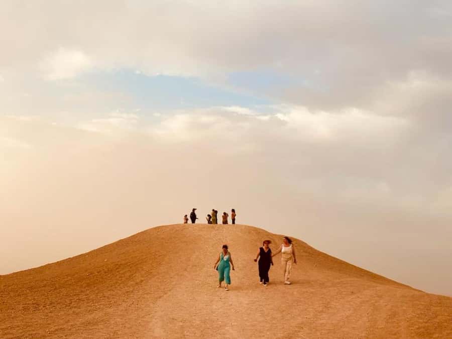 Marrakesh: Agafay Desert Tour with Lunch and Swimming Pool - The Return to Marrakesh