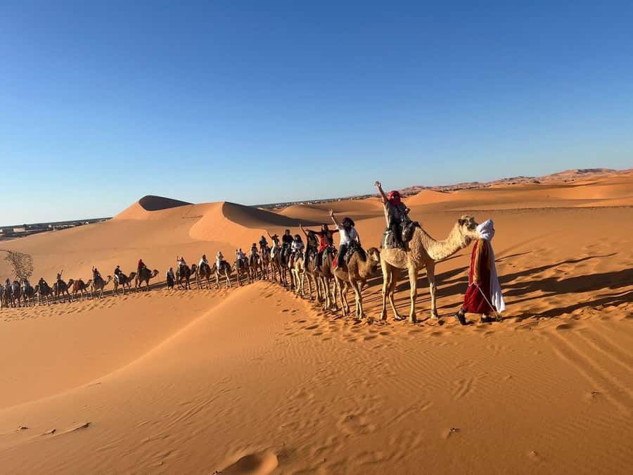 Merzouga: 1-Night in the luxury camp. camel ride & Dinner - Dinner, tea, and Berber music around the fire