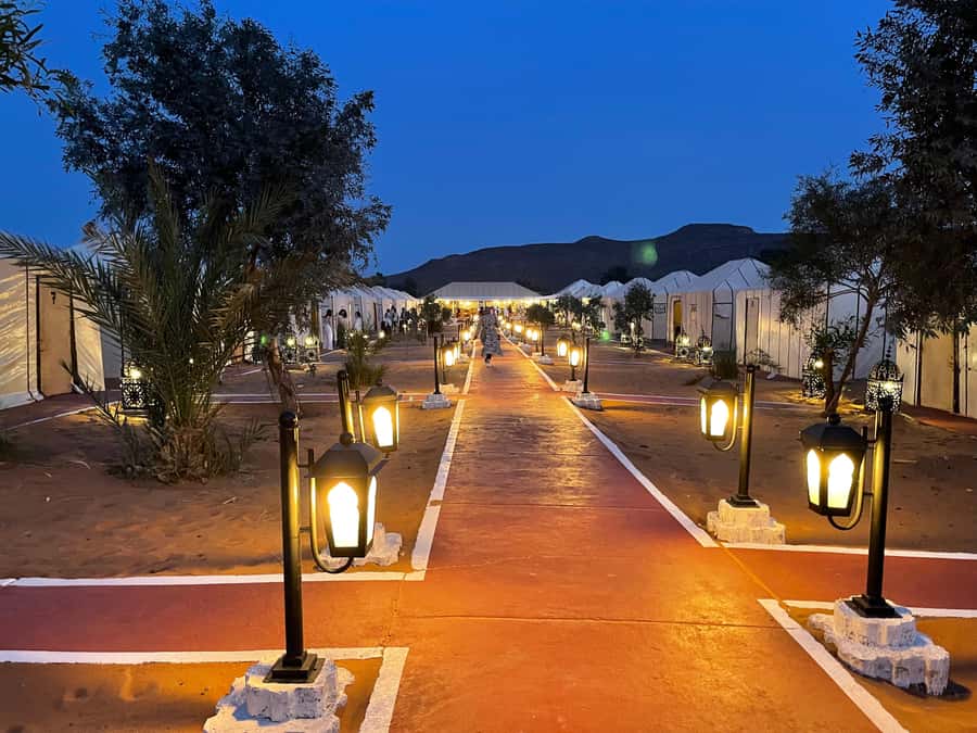 Merzouga: 1-Night in the luxury camp. camel ride & Dinner - Stars, cold air, and sleep in the desert