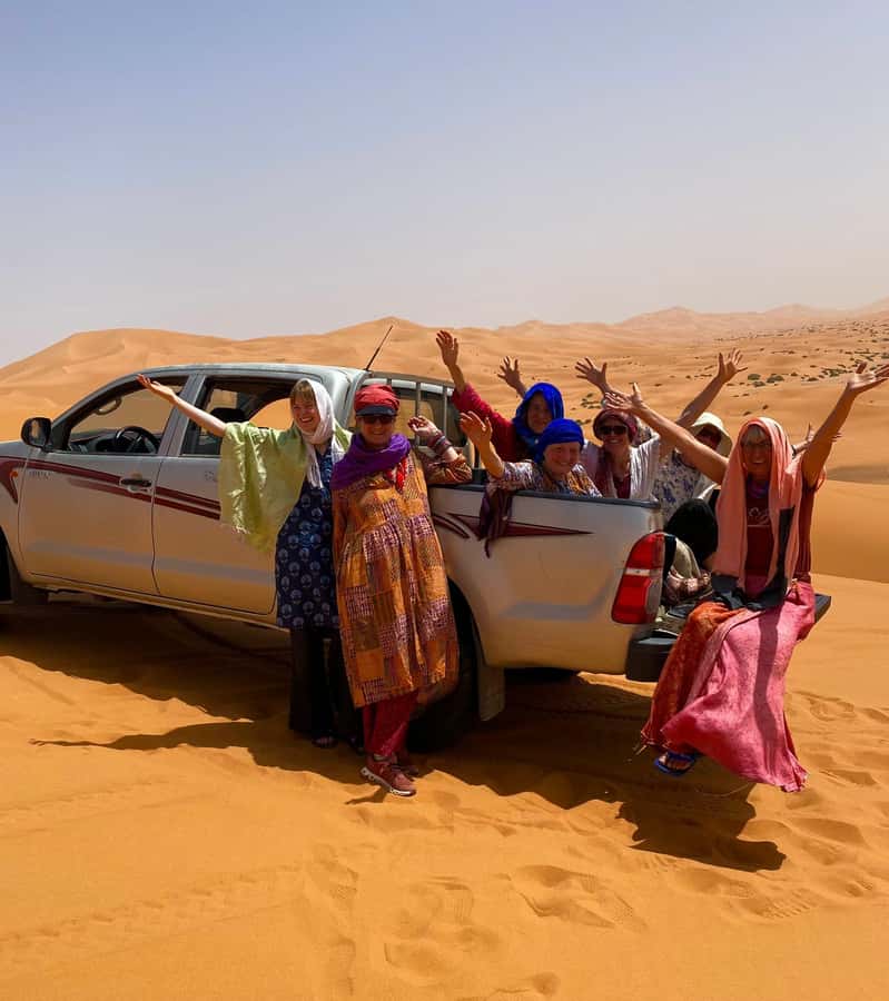 Merzouga: Overnight Stay in Luxury Desert Tent with Dinner - Guides, languages, and group style