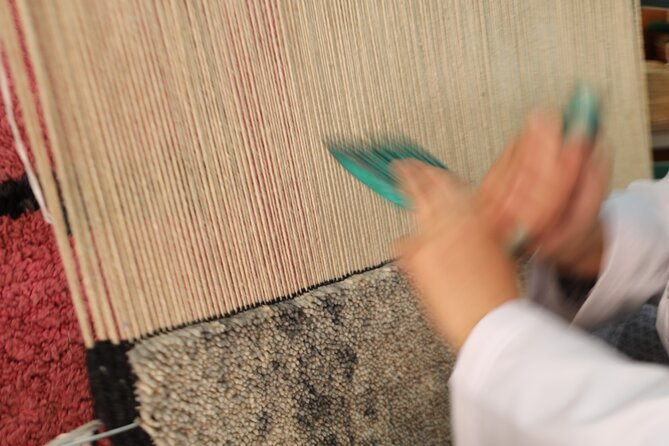 Myrugy-Small Group Rug Making Workshop in Marrakech with Licensed - The hands-on rug session