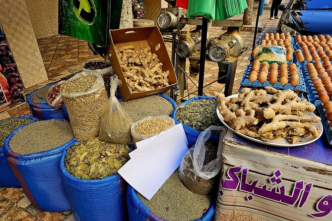 Old local Market visit+Moroccan cooking class with a local family - Choosing between tagine, couscous, and pastilla