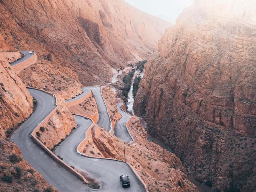 Ouarzazate to Marrakech: 3-Day Desert Tour with Camel Trek - Day 2: Todra Gorge, Tinghir, and the dunes of Erg Chebbi