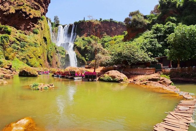 Ouzoud Waterfalls Guided Hike and Boat Trip from Marrakech - Crowds, shopping stops, and group size