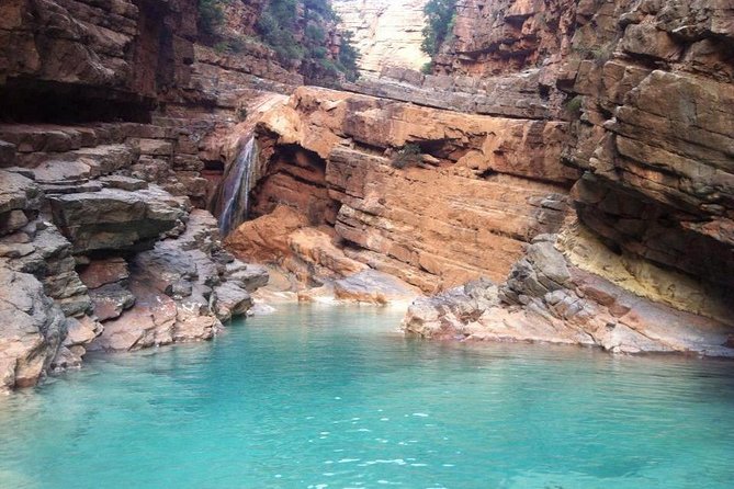 Paradise valley excursion - Walking into Paradise Valley