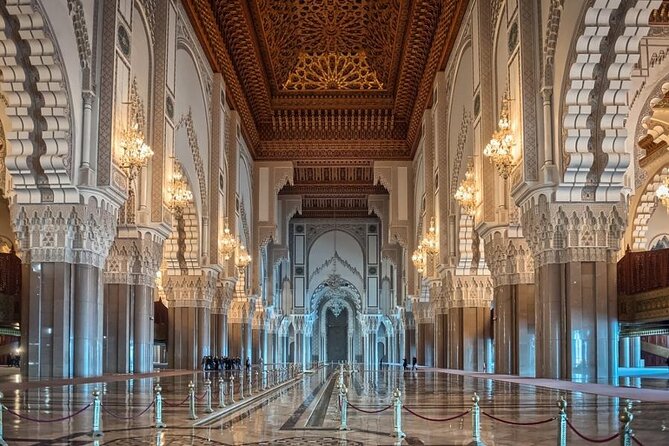 Private Full Day Tour to Casablanca and Rabat - What the Private Vehicle Adds to the Day
