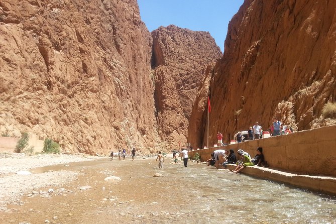 Private Sahara Discovery Tour from Marrakech to Fez in 4WD - Guides, vehicles, and the private format