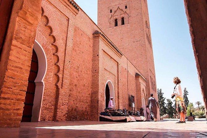 Private Tour: Marrakech Medina By Night - The souks: useful access, uneven focus