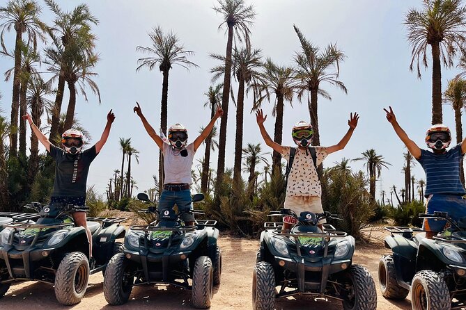 Quad tour in the palm grove desert - The palm oasis photo stop