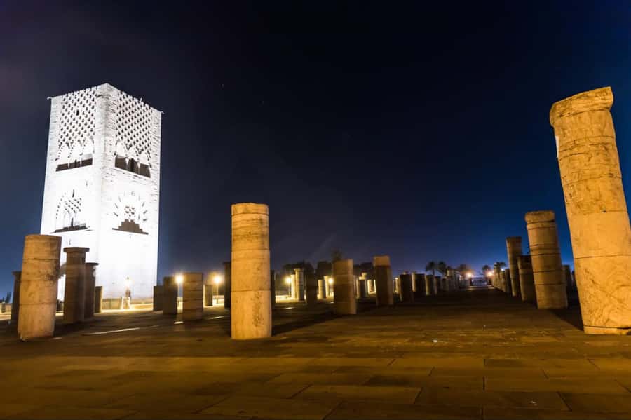 Rabat: Night Tour with traditional Moroccan Dinner - The guide and car can make or break the night