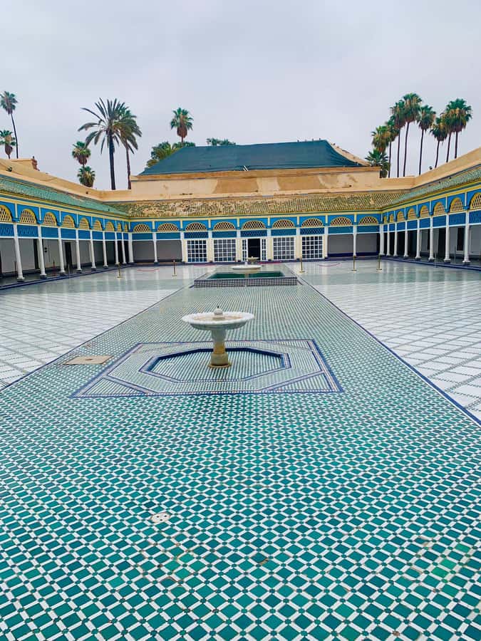 Sparkling Marrakech through the eyes of your local Guide - Starting at Argana Café in Jemaa el-Fnaa